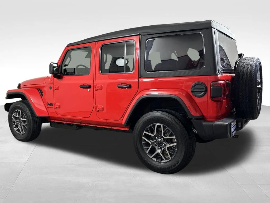 New 2026 Firecracker Red Clear-Coat Exterior Paint Jeep Sahara image 7