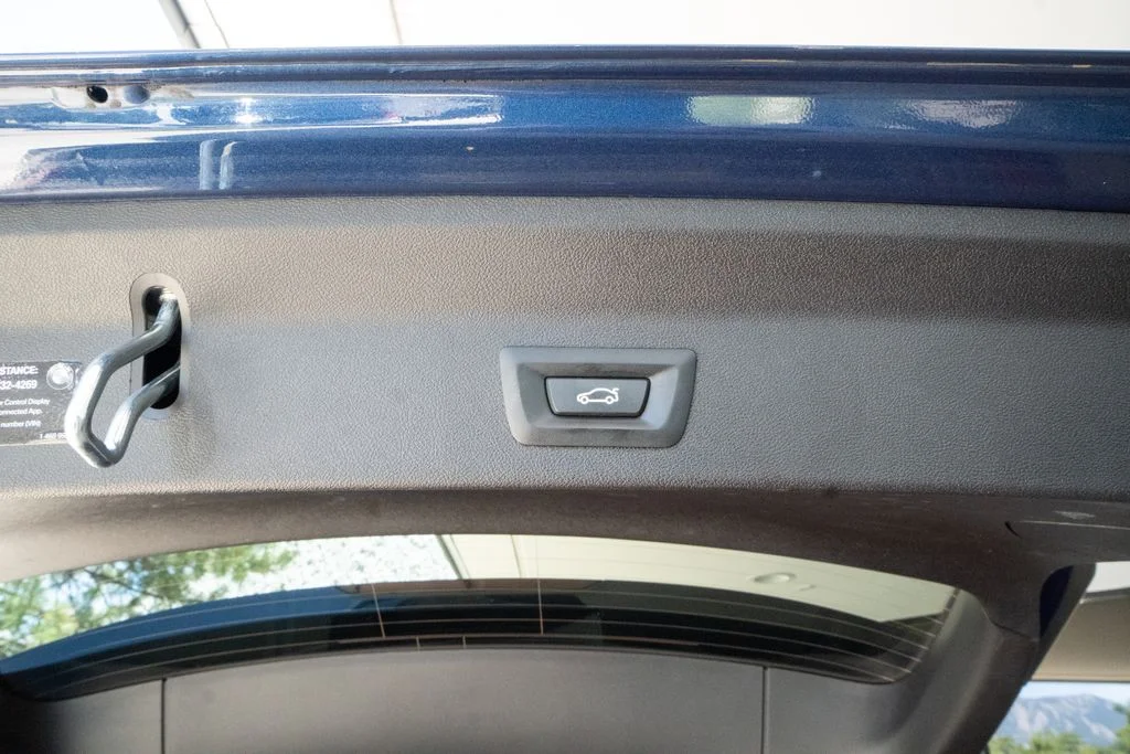 Used 2019 Blue BMW xDrive30i image 21