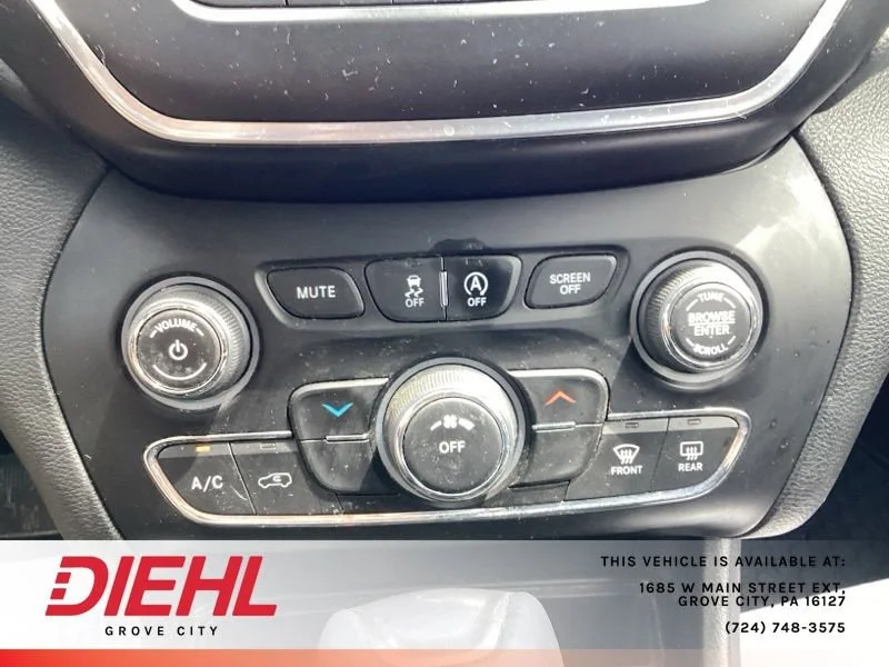 Used 2020 Red Jeep Latitude Plus 4x4 image 35