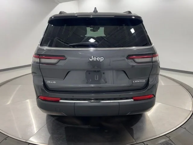 Used 2024 Gray Jeep Limited image 4