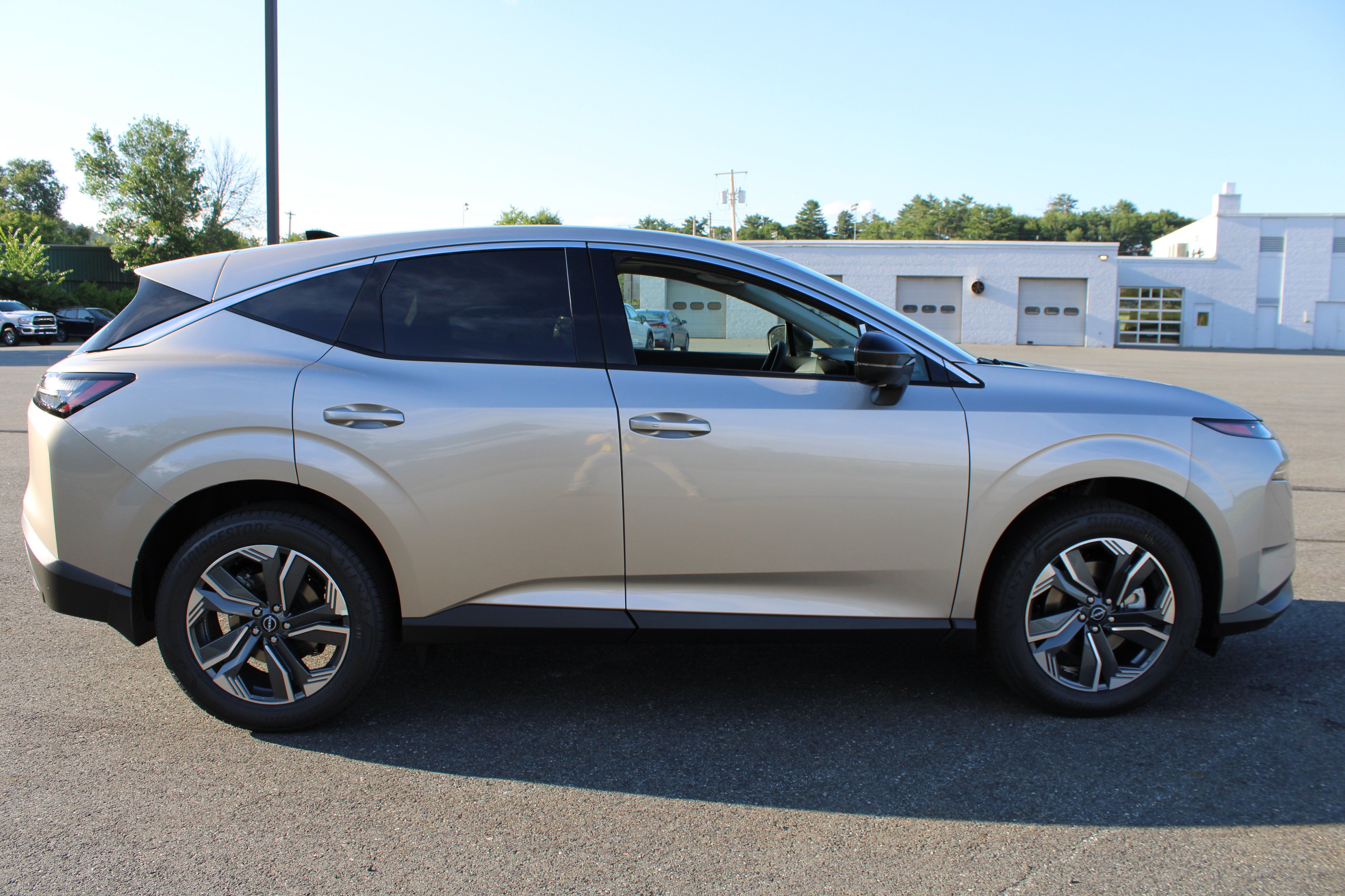 New 2026 Champagne Silver Metallic Nissan SL image 3