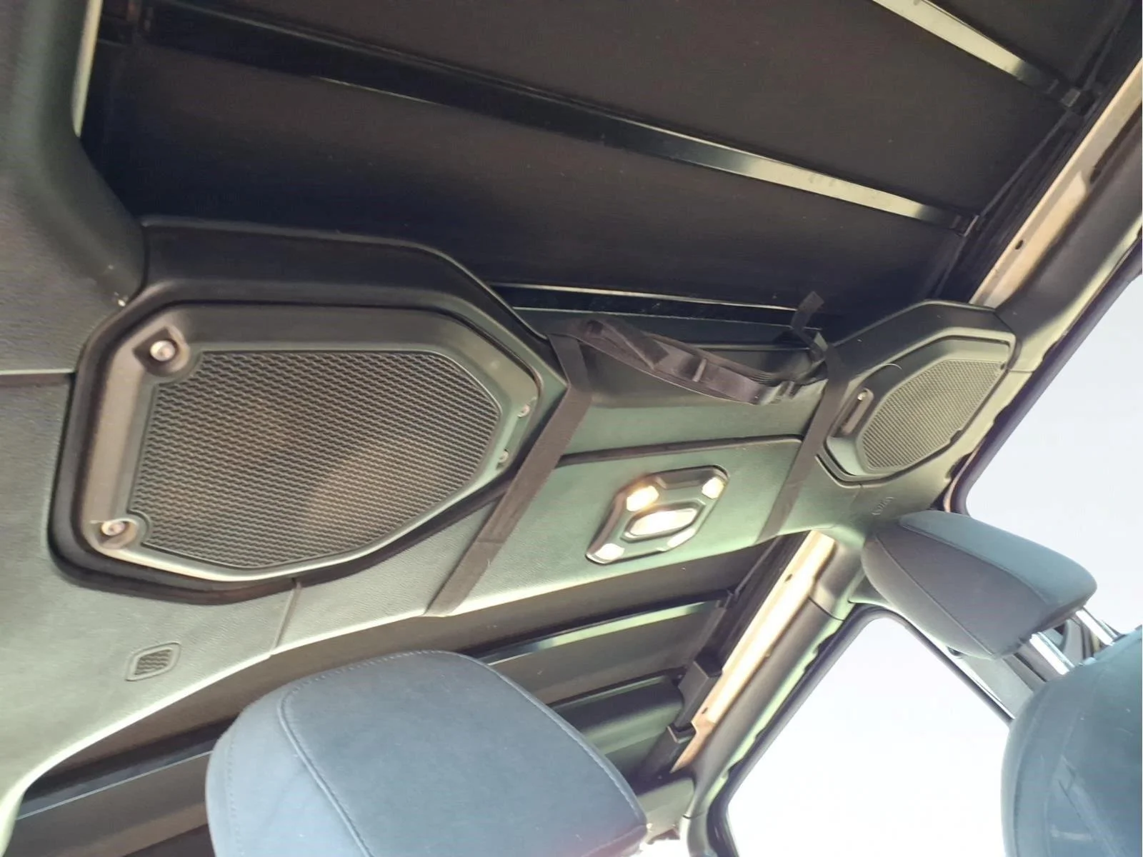 Used 2018 Black Jeep Sahara image 11