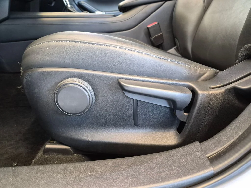 Used 2021 Silver Mazda Select image 17