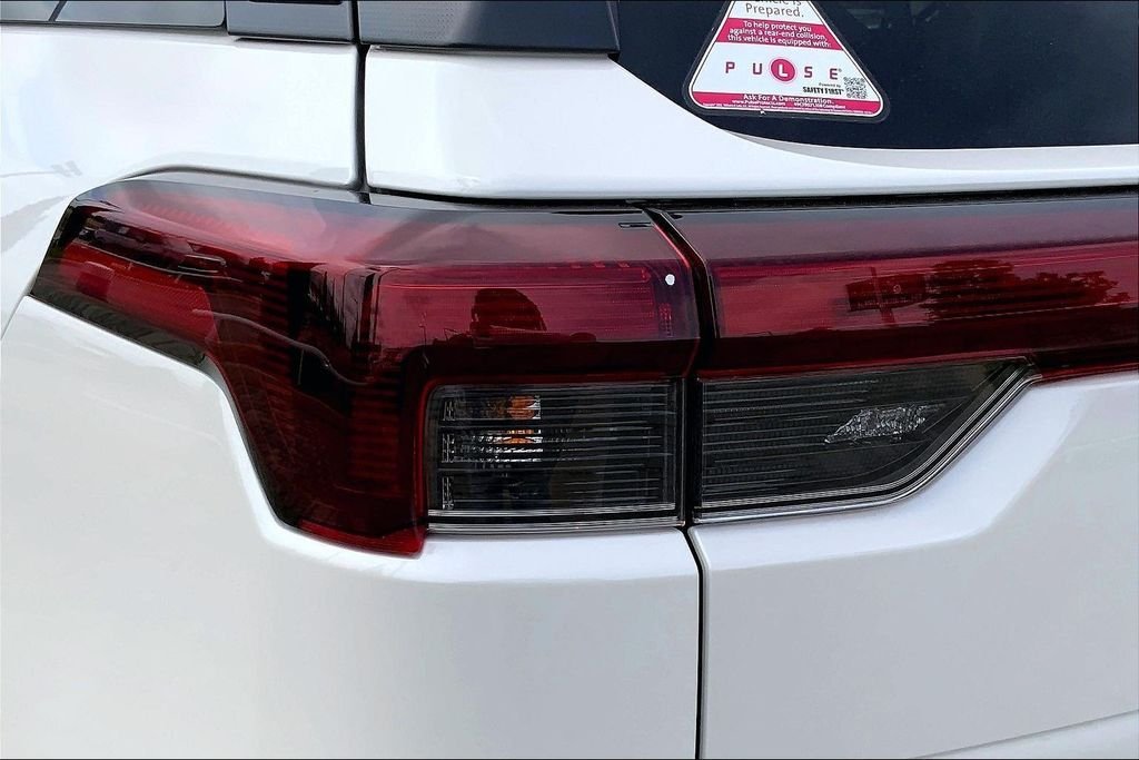 Used 2026 White Subaru Premium image 23