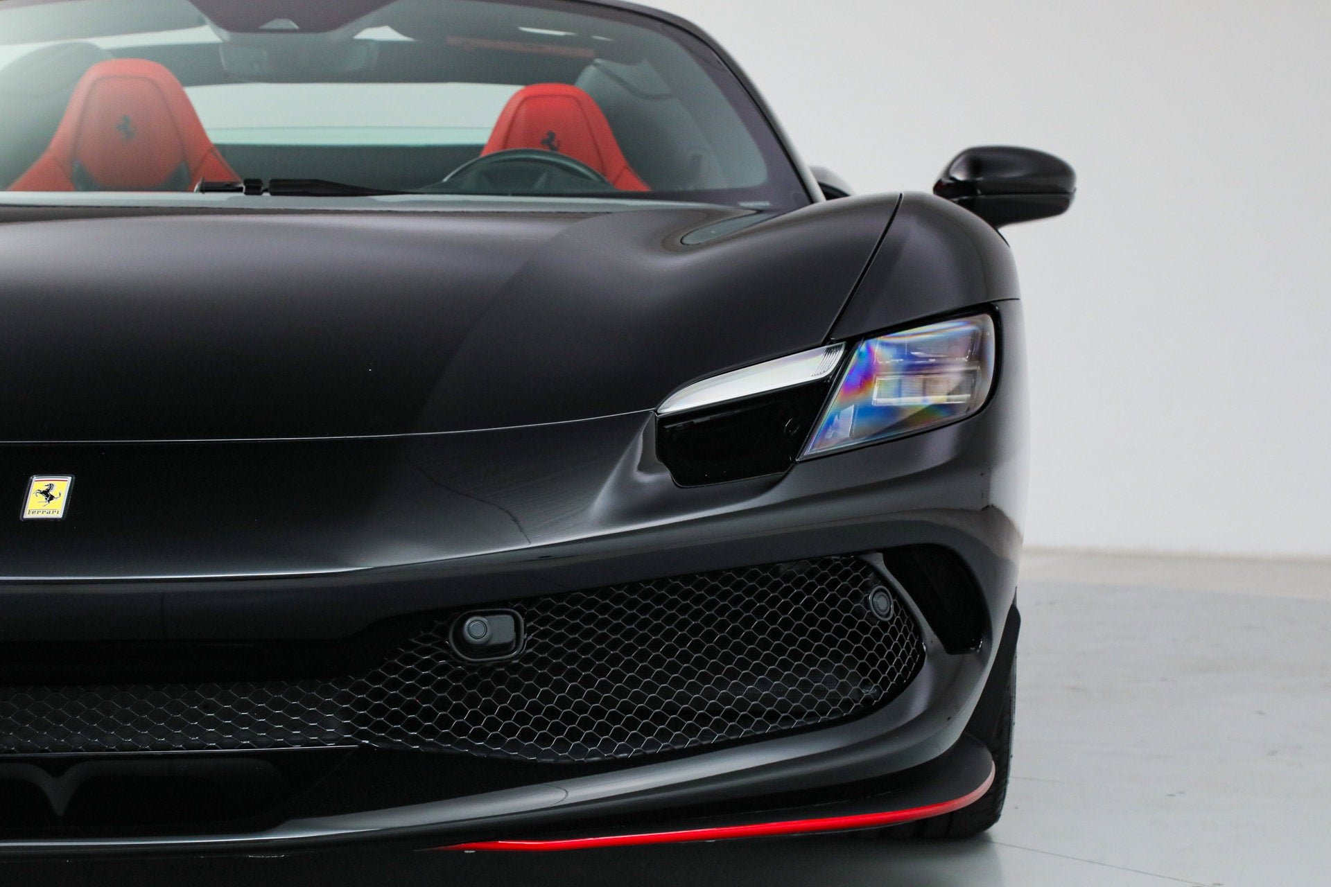 Certified Used 2025 Nero Ferrari  image 29