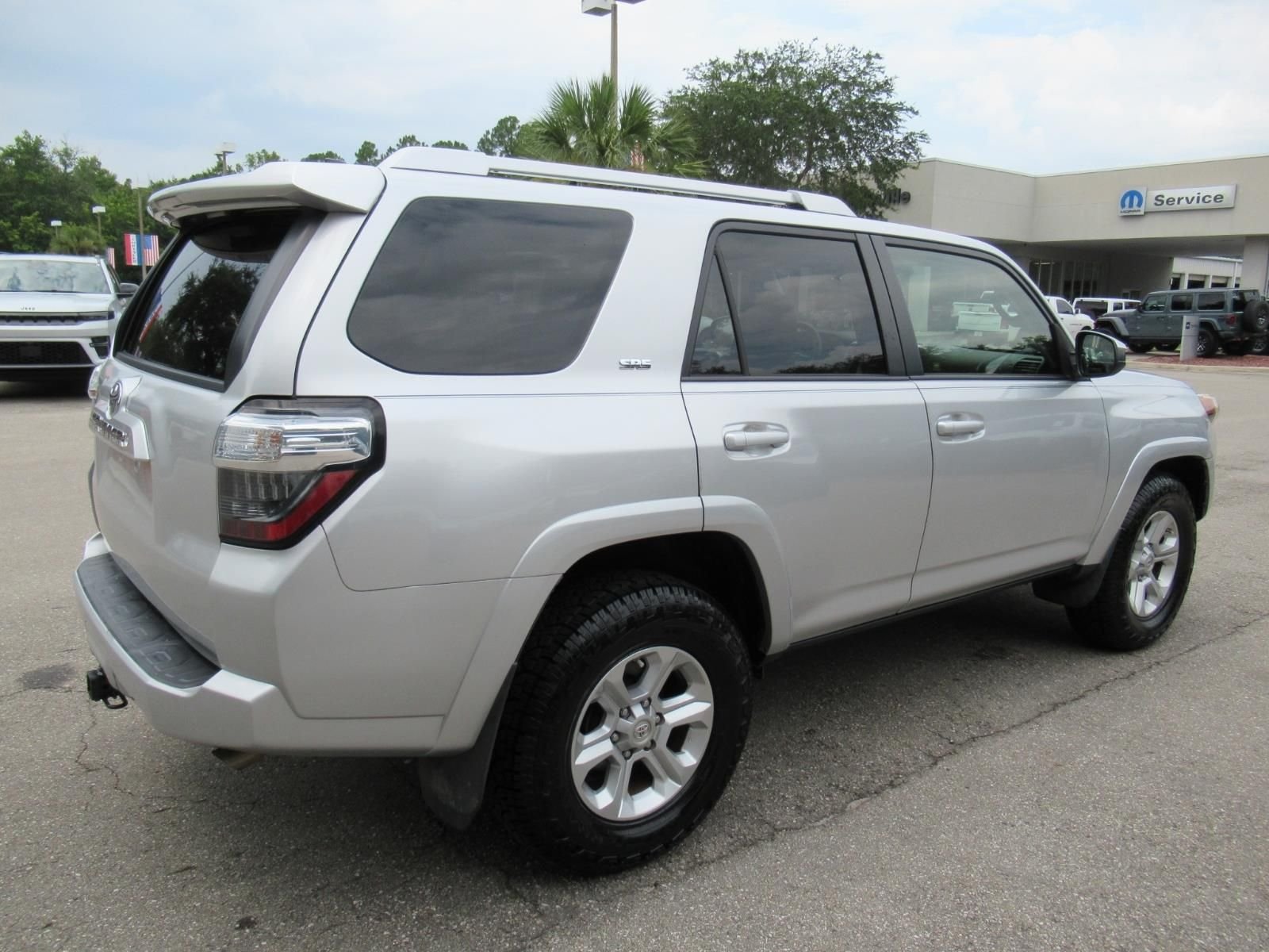 Used 2018 Silver Toyota SR5 image 7