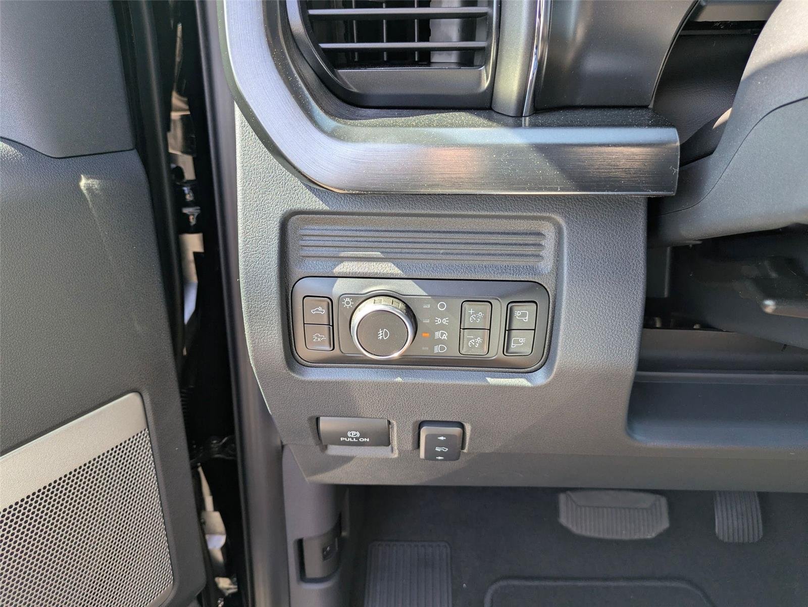 New 2026 Agate Black Metallic Ford F-250® Lariat® image 16