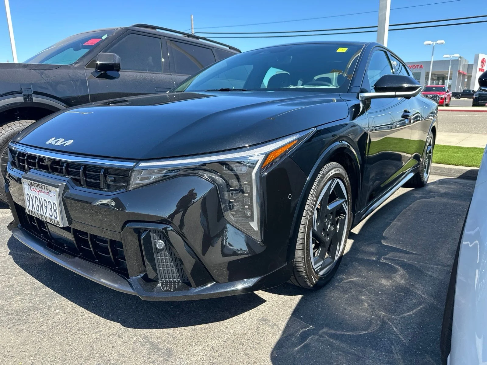 2025 Kia K4 GT-Line Turbo AT's photo