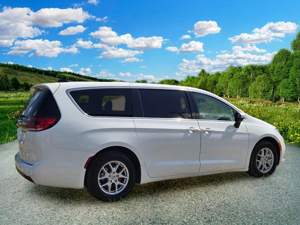 Used 2023 White Chrysler Touring L image 6