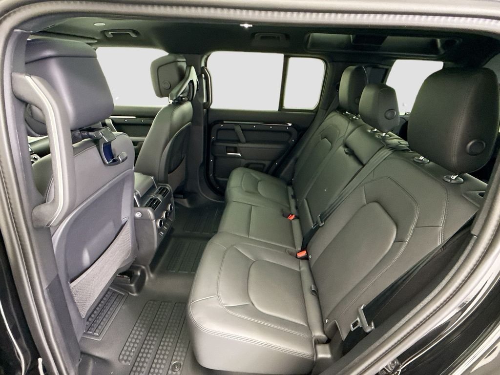 New 2026 Santorini Black Land Rover X-Dynamic SE image 20