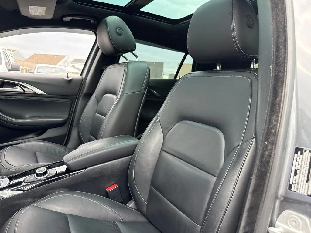Used 2017 Graphite Shadow INFINITI Premium image 13