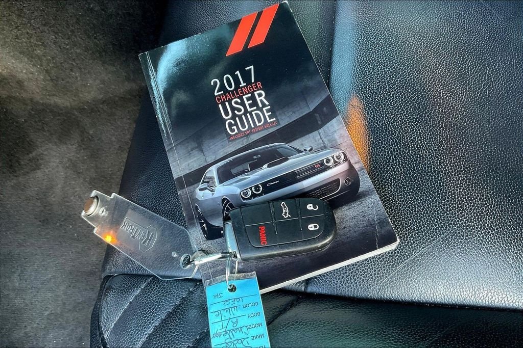 Used 2017 White Knuckle Clearcoat Dodge R/T image 33
