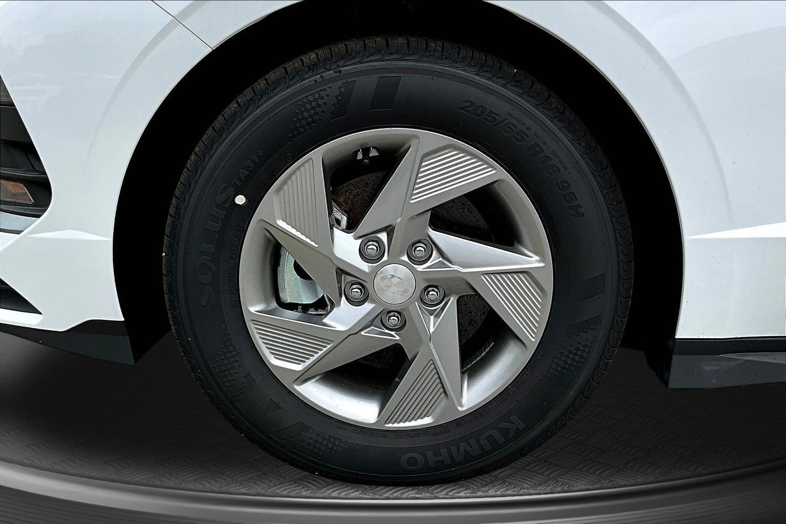 New 2026 White Hyundai SE image 16