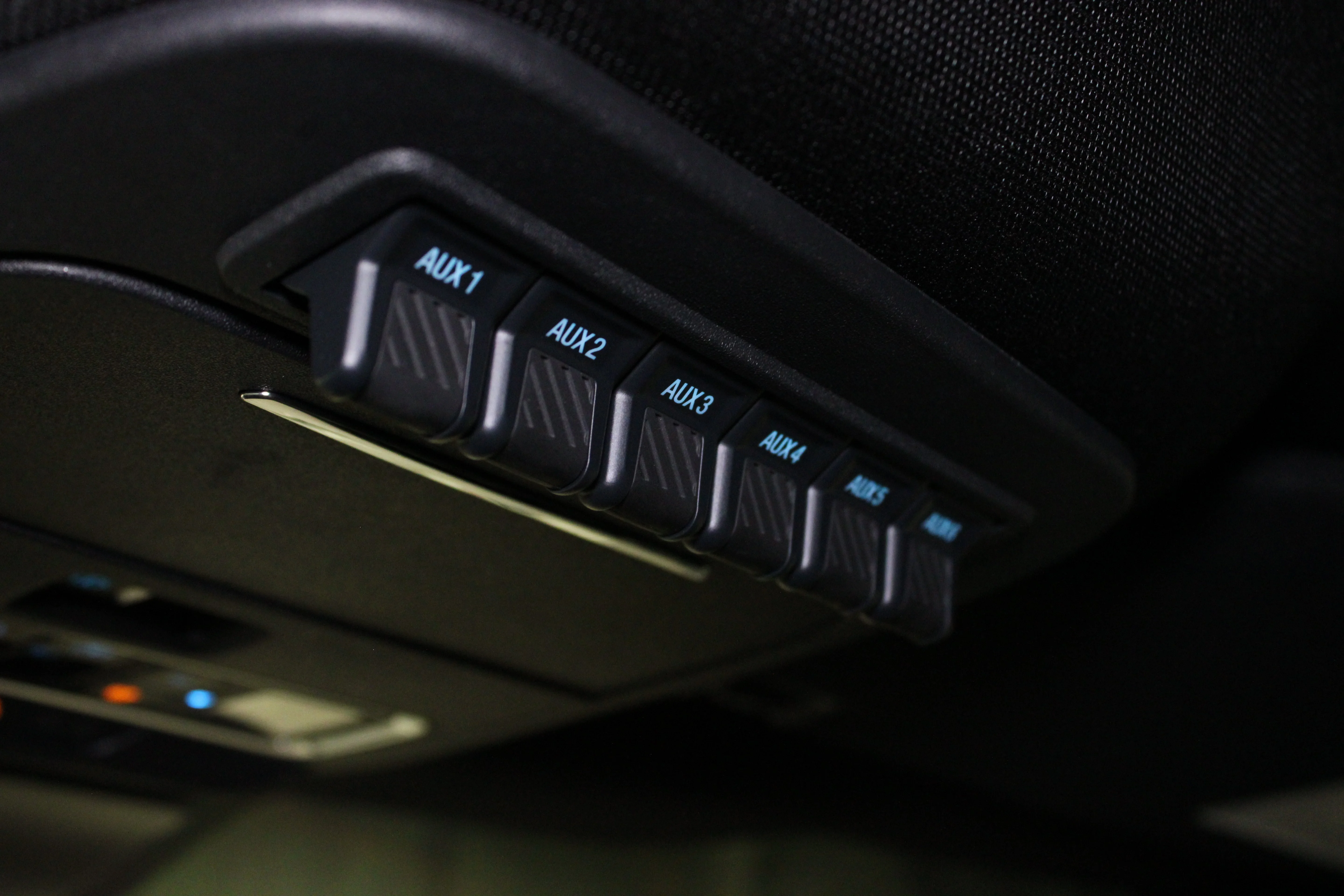 Used 2025 Space White Metallic Ford Raptor image 25