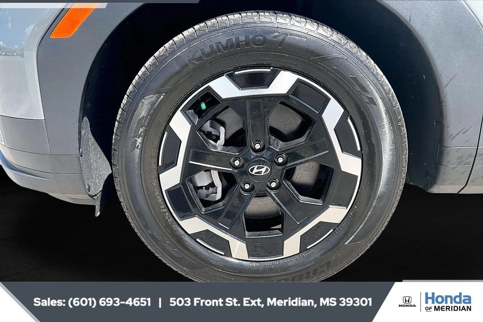 Used 2025 Hampton Gray Hyundai SEL image 7