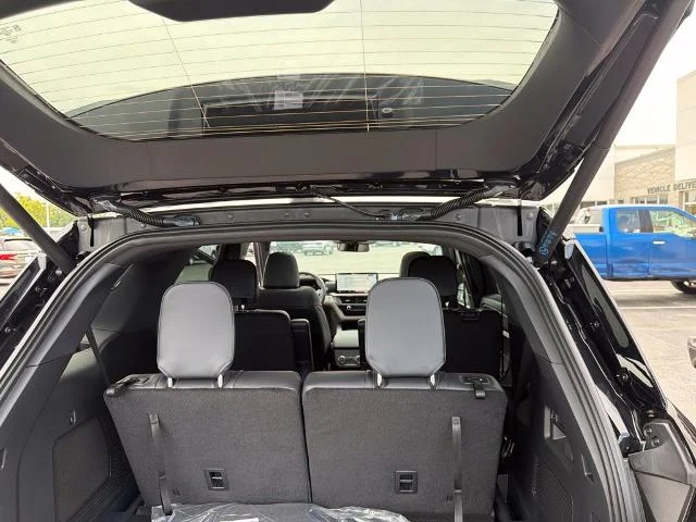 New 2026 Agate Black Metallic Ford ST-Line image 34