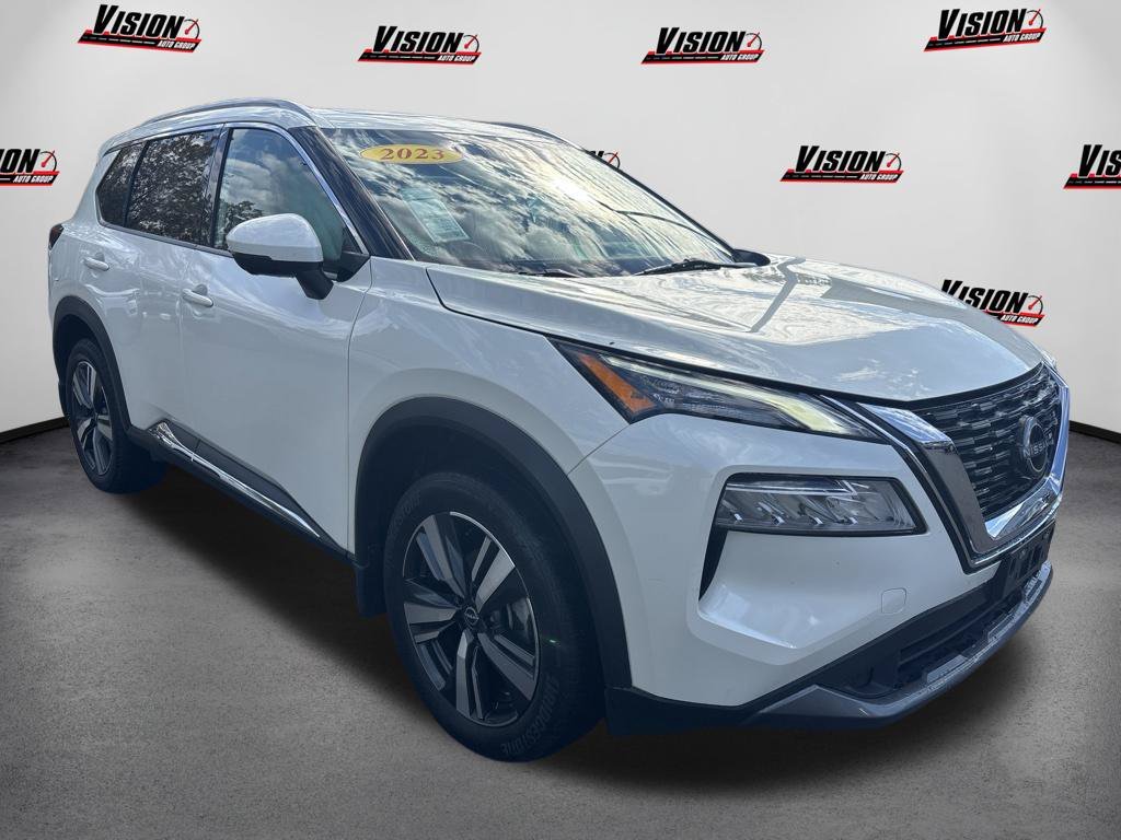 Used 2023 White Nissan SL image 3