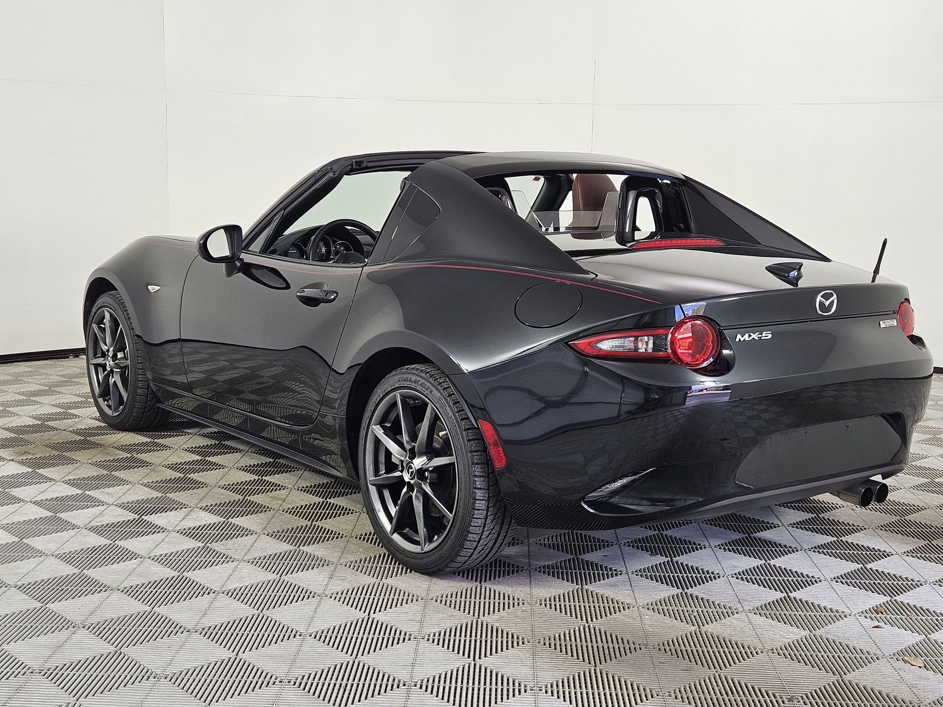 Used 2018 Black Mazda Grand Touring image 5