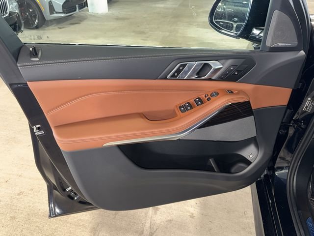 New 2026 Carbon Black Metallic BMW xDrive50e image 13
