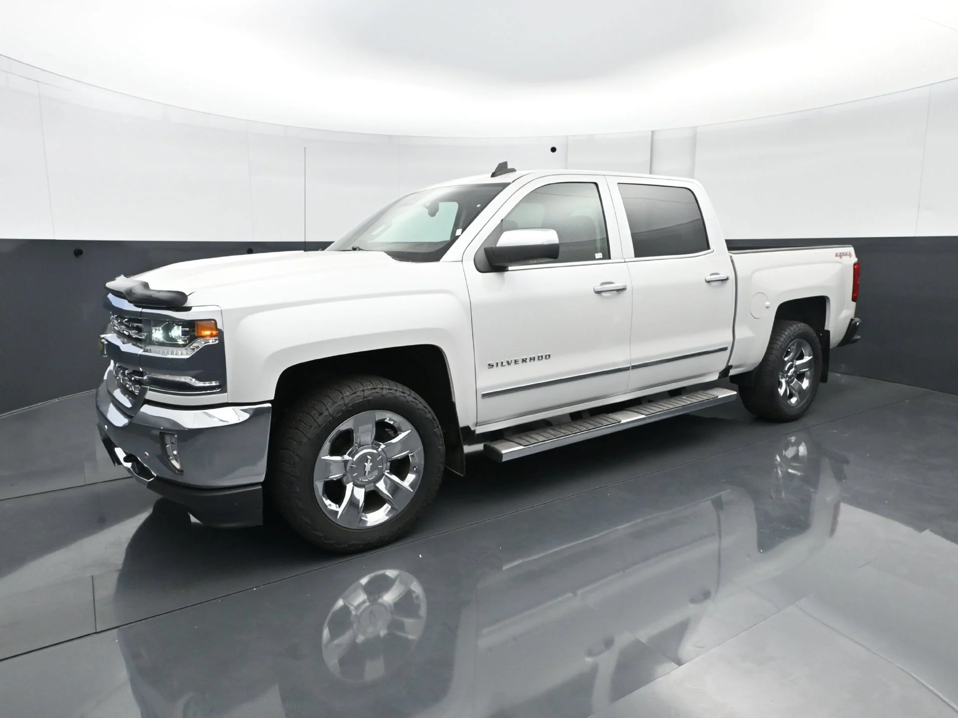 Used 2016 Chevrolet Silverado 1500 LTZ with VIN 3GCUKSEC5GG230228 for sale in Roseville, Minnesota