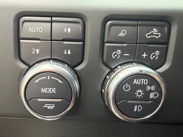 Used 2025 Onyx Black GMC Denali Ultimate image 24