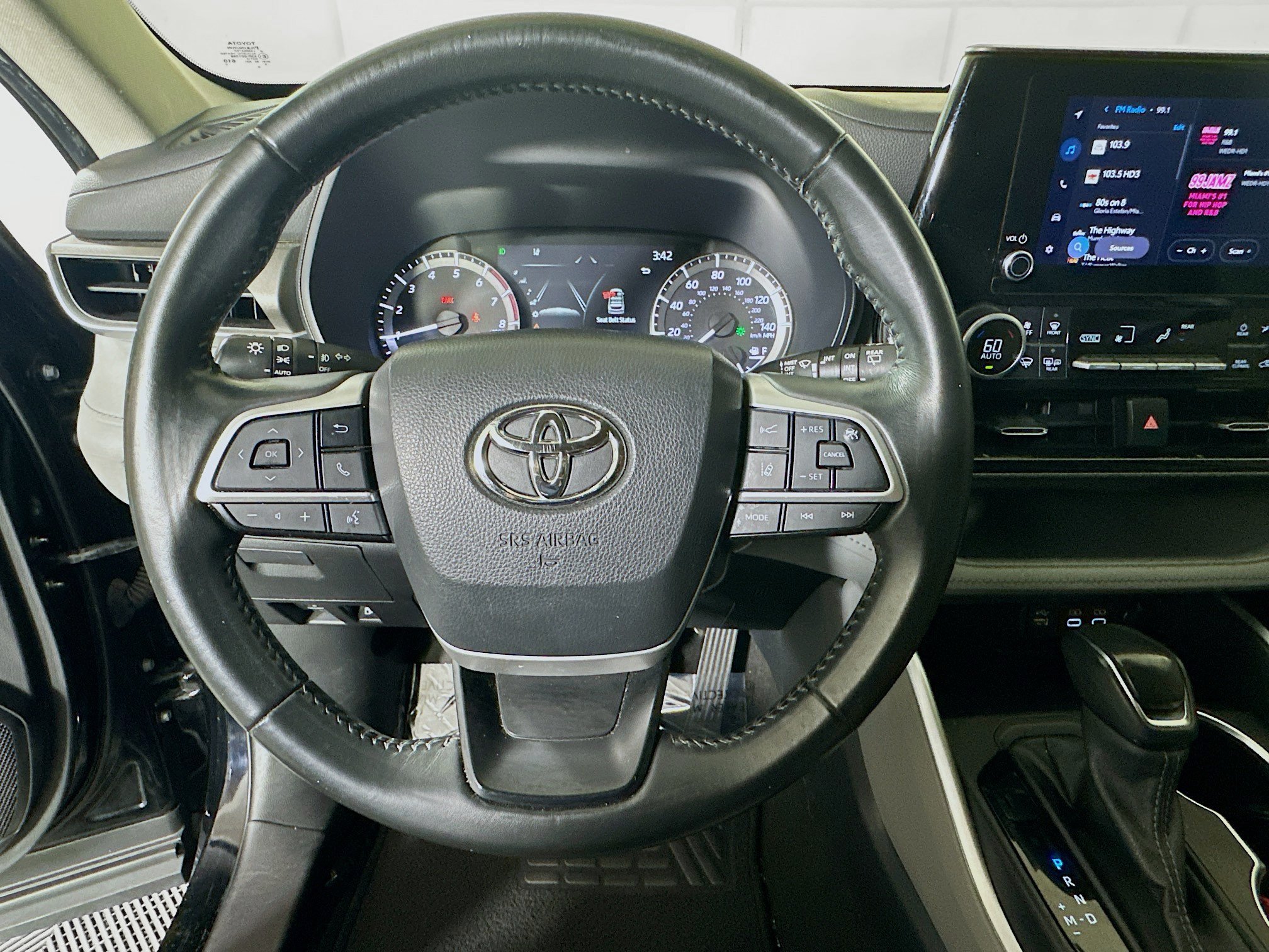Used 2023 Midnight Black Metallic Toyota LE image 15
