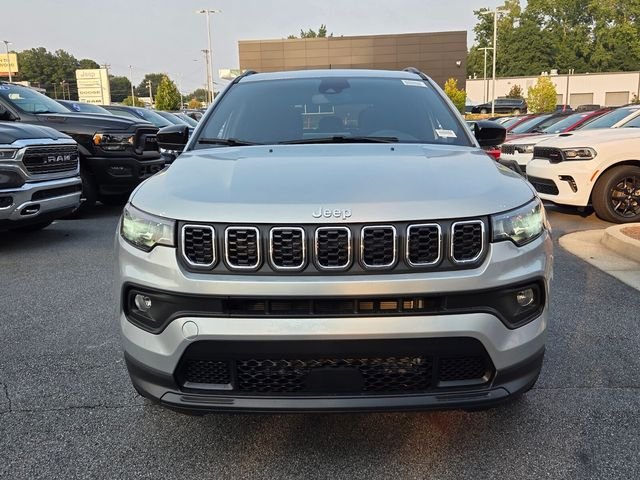 New 2026 Silver Zynith Metallic Clearcoat Jeep  image 2