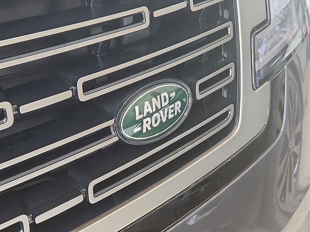 New 2026 Varesine Blue Land Rover SE image 11