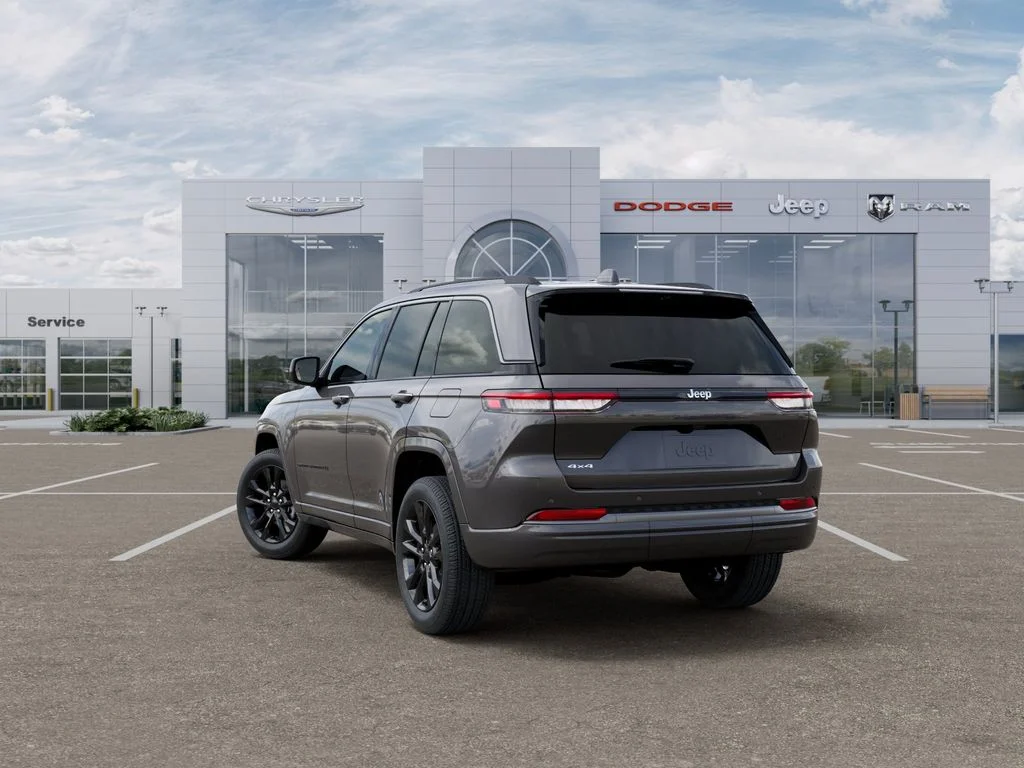 New 2026 Baltic Gray Metallic Clear-Coat Exterior Paint Jeep Limited Reserve image 3