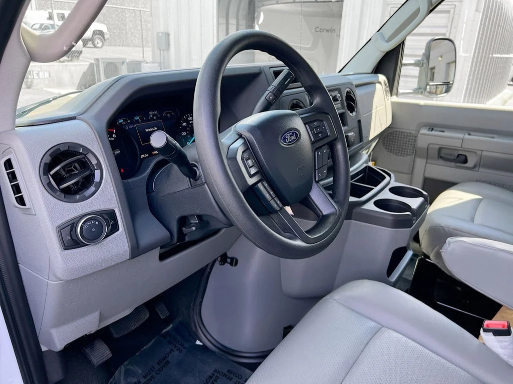 New 2027 Oxford White Ford Base image 3