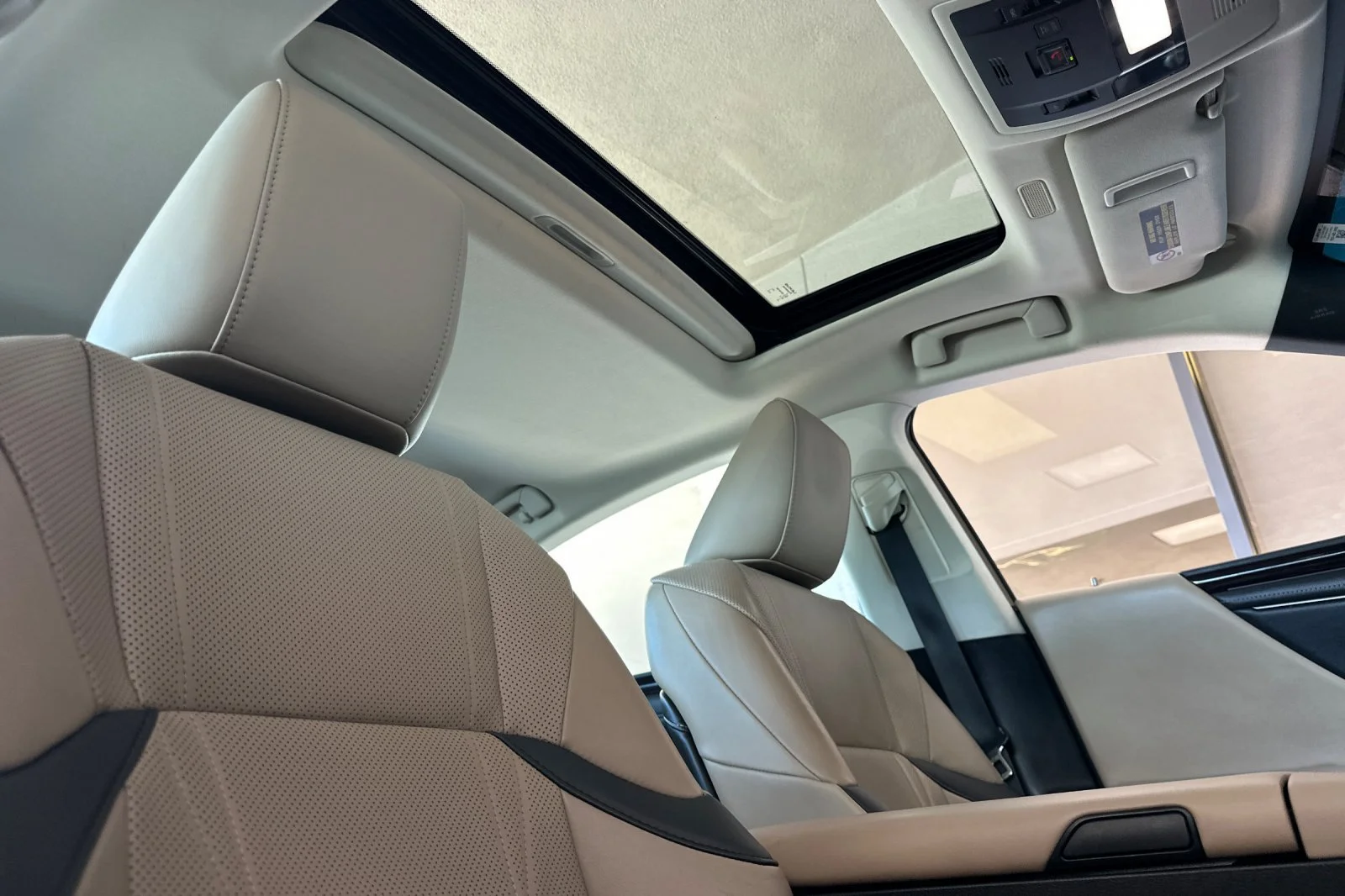 Used 2021 White Pearl Lexus 300h Luxury image 13