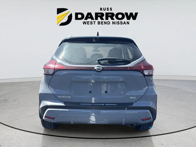 Used 2023 Gray Nissan SV image 4