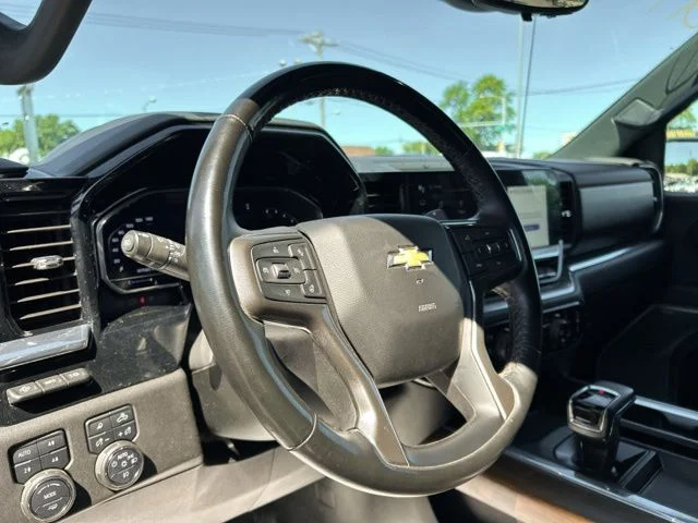 Used 2024 Red Chevrolet High Country image 33