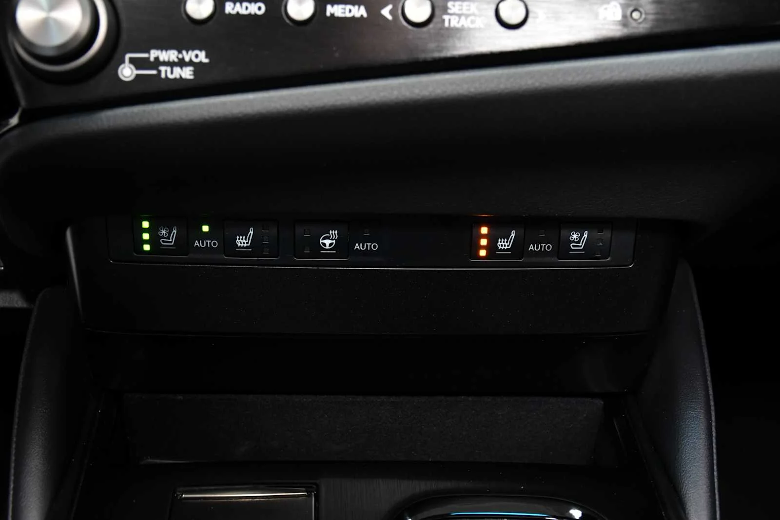 Certified Used 2024 IRIDIUM Lexus  image 21