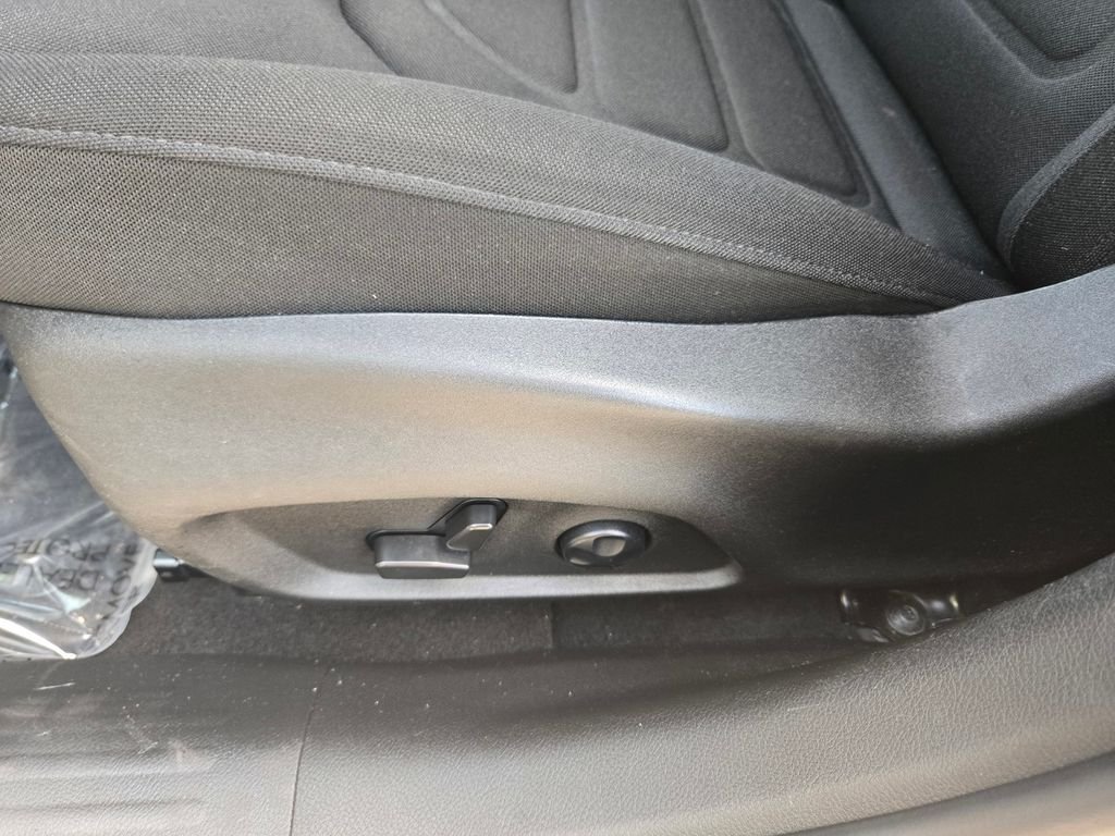 Used 2021 Gray Jeep Latitude image 13