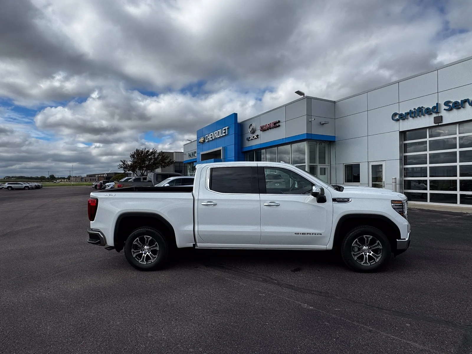 2026 GMC Sierra 1500 SLT