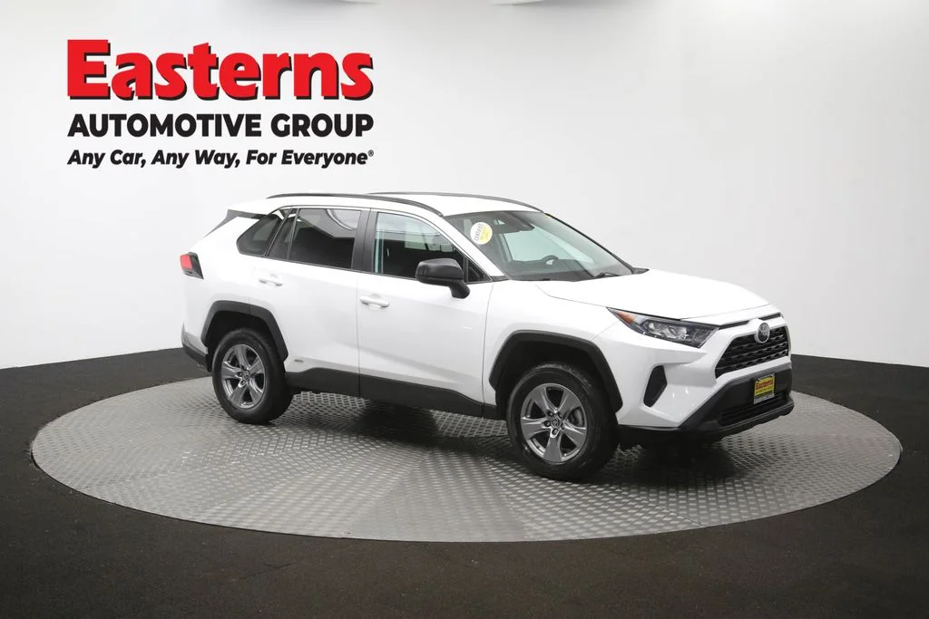 Used 2022 White Toyota LE image 49