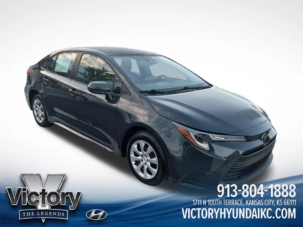 Used 2024  Toyota LE image 7