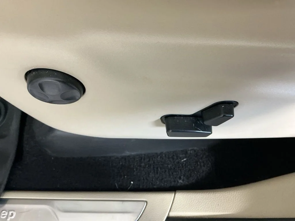Used 2020 White Jeep Limited image 10
