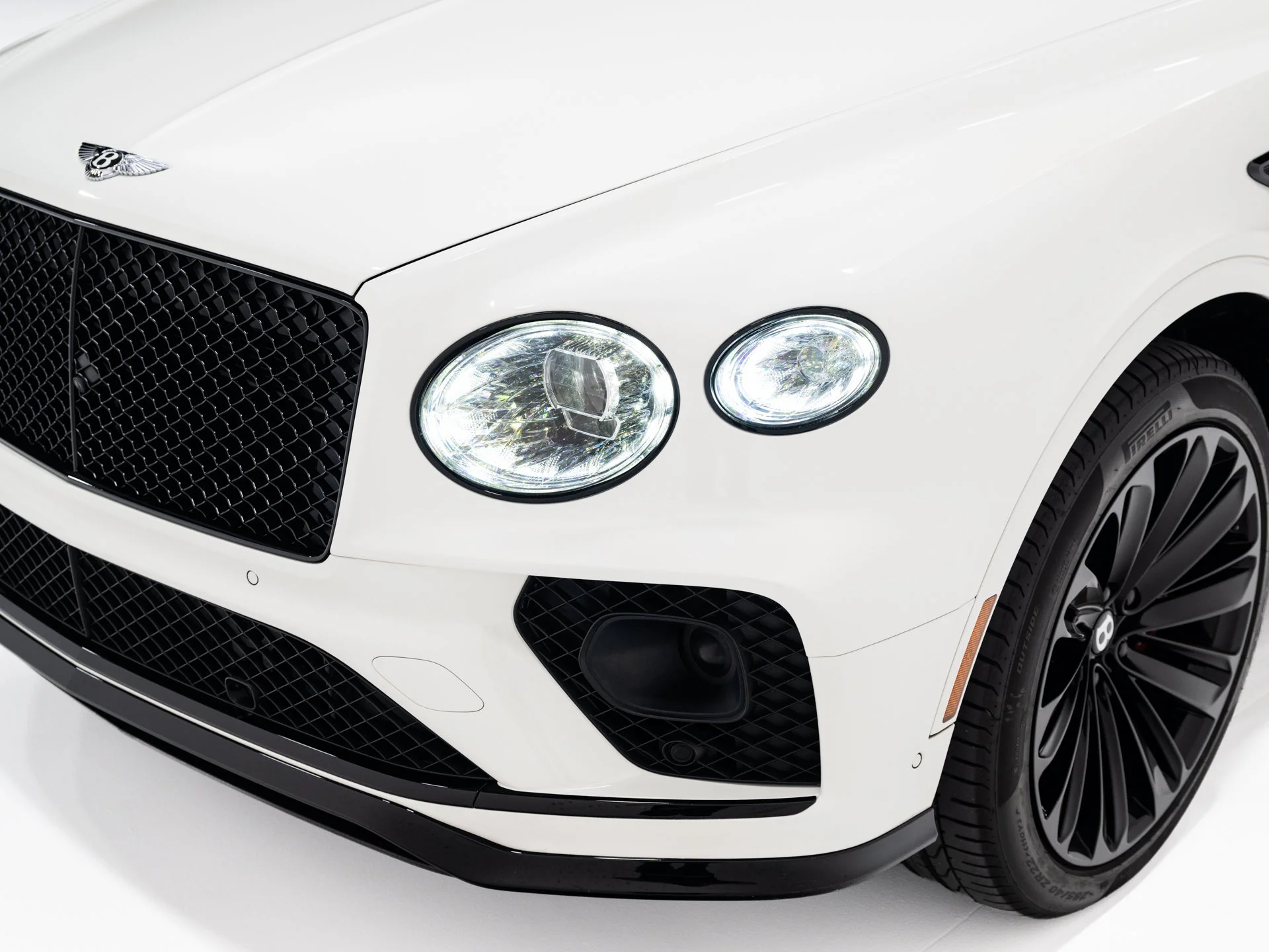 Used 2021 Glacier White Bentley Speed image 19