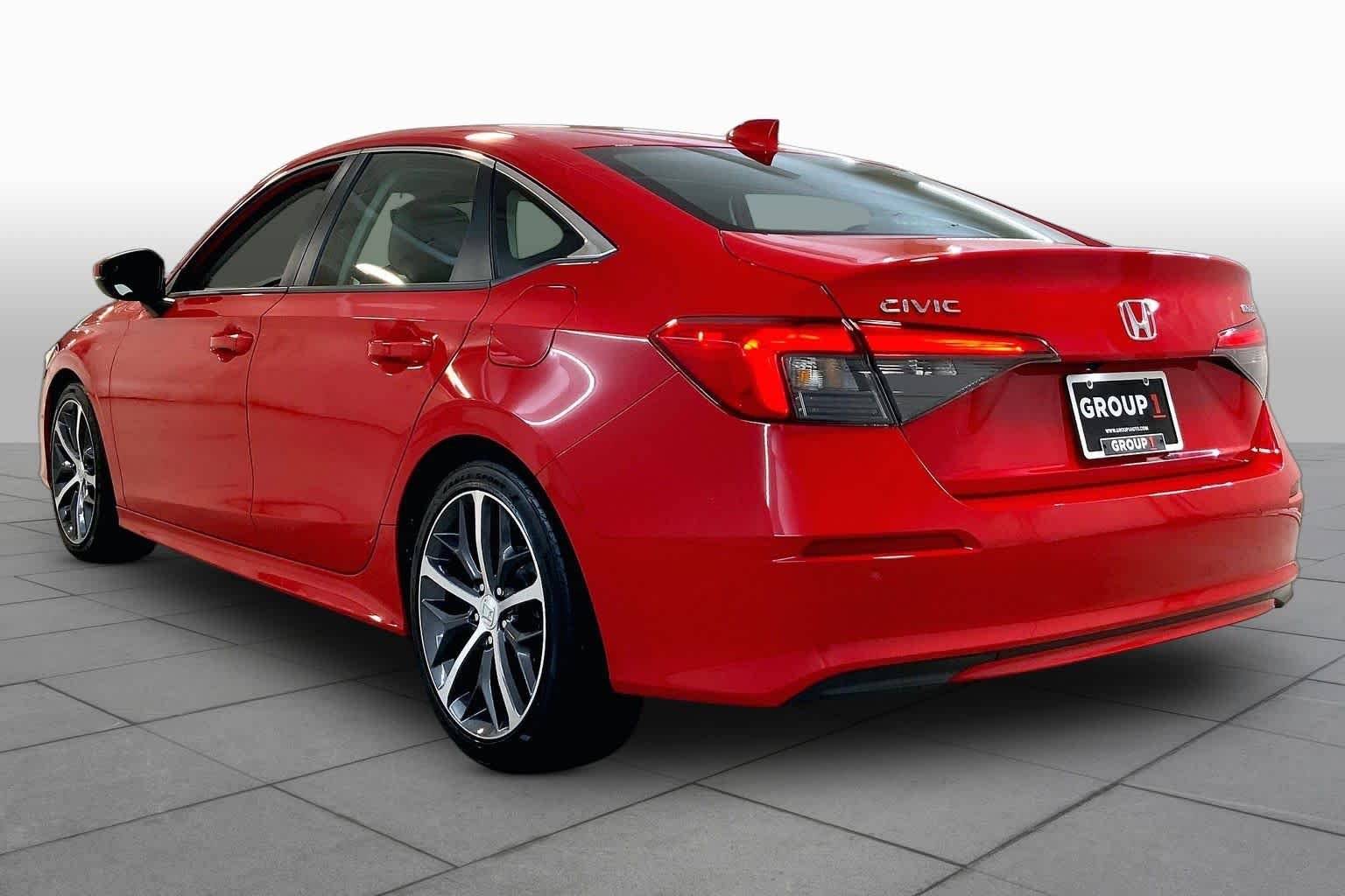 Used 2022 Rallye Red Honda Touring image 11