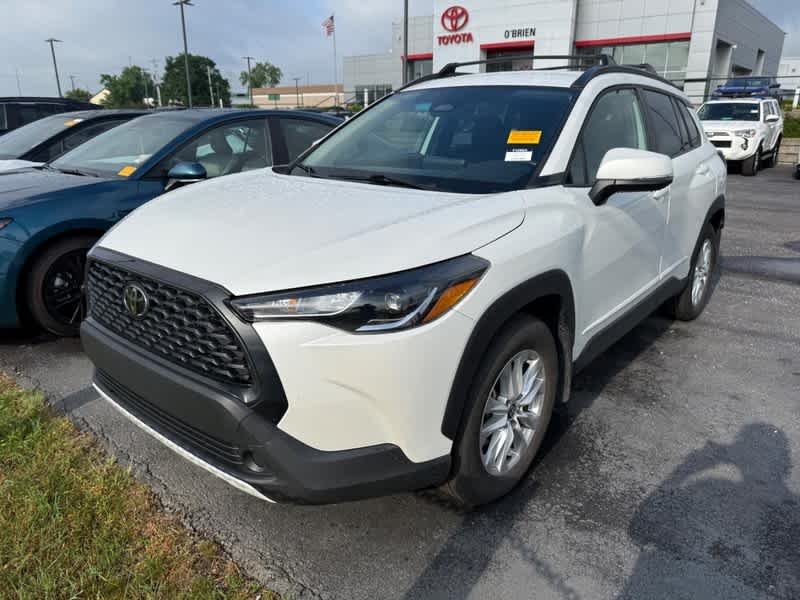 Used 2023 Wind Chill Pearl Toyota LE image 2
