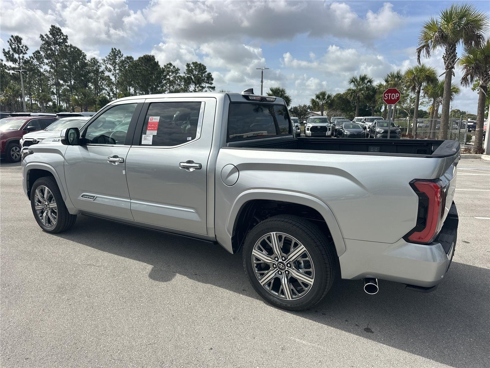 View vehicle photo 7