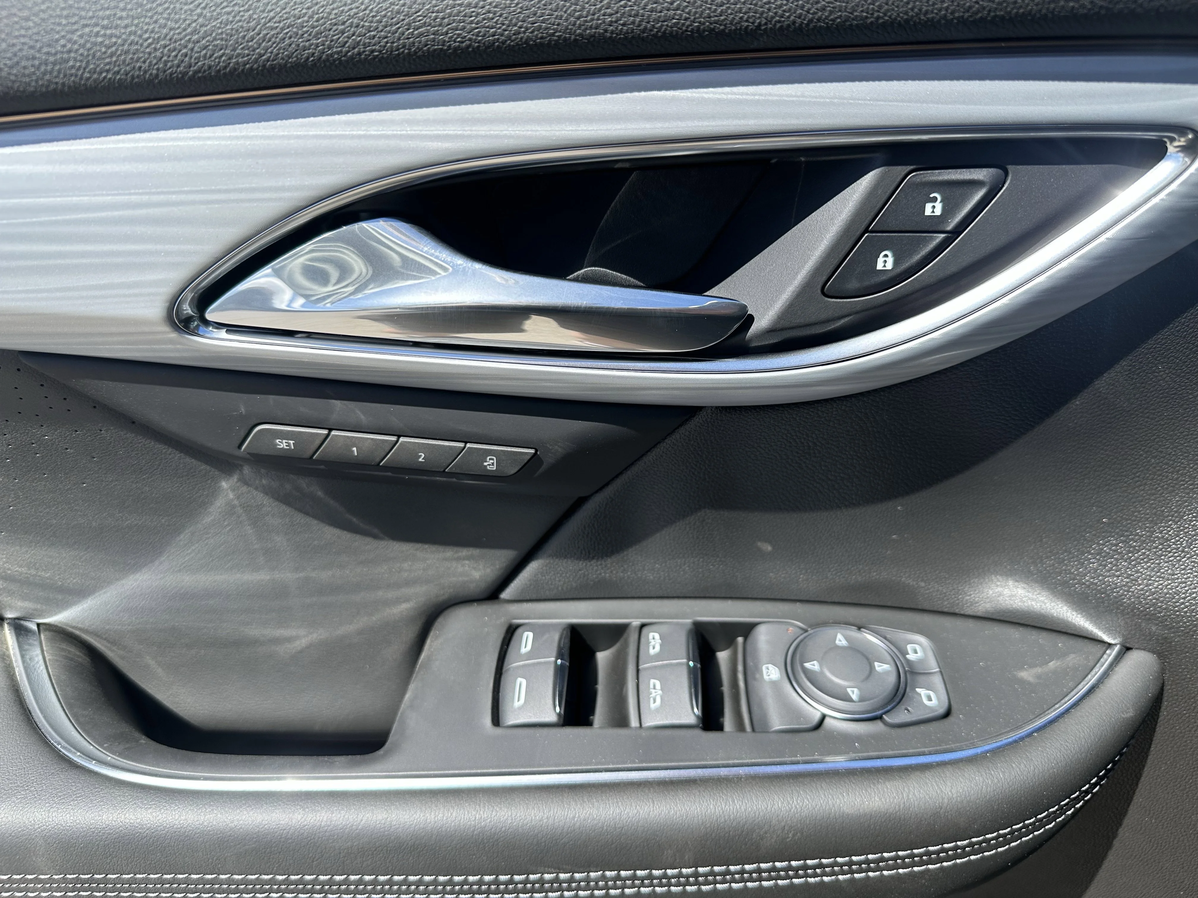 New 2026 Ebony Twilight Metallic Buick Avenir image 9