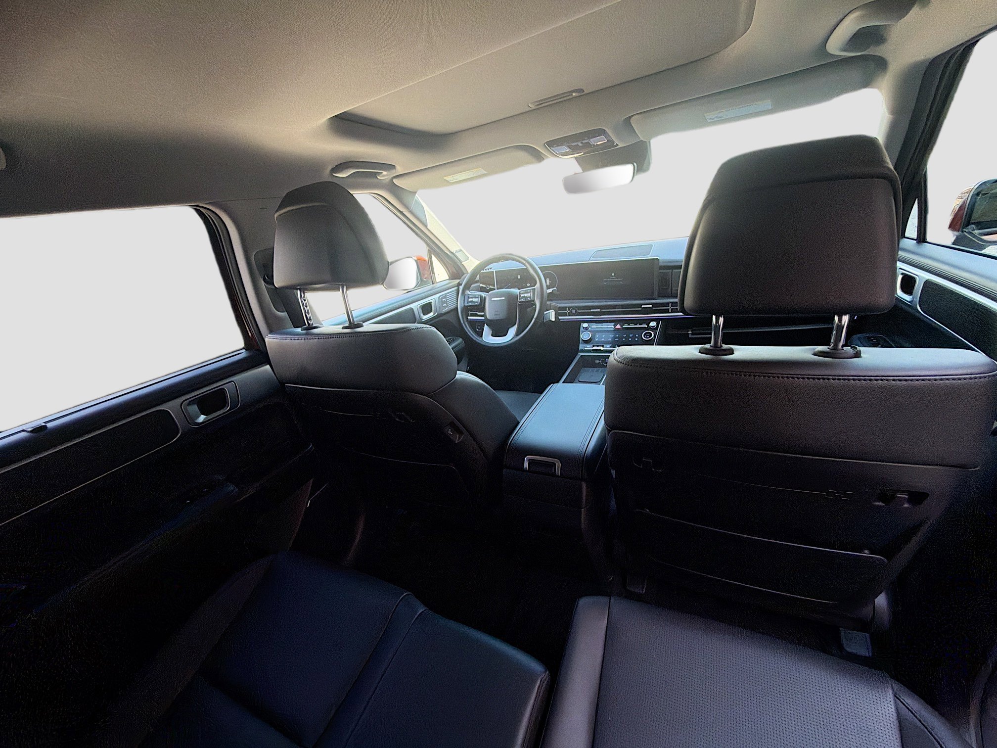 2025 Hyundai Santa Fe Limited - Photo 29
