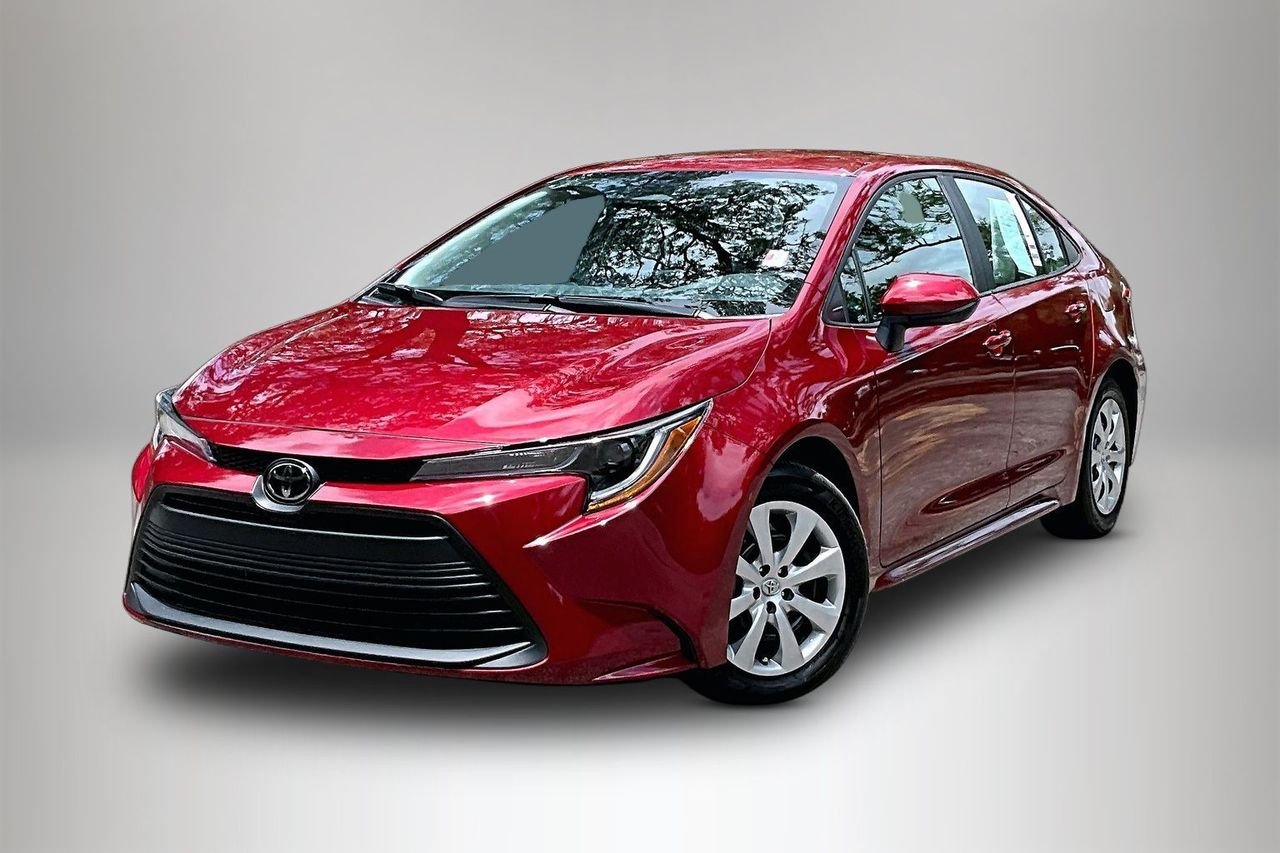 2025 Toyota Corolla LE CVT's photo