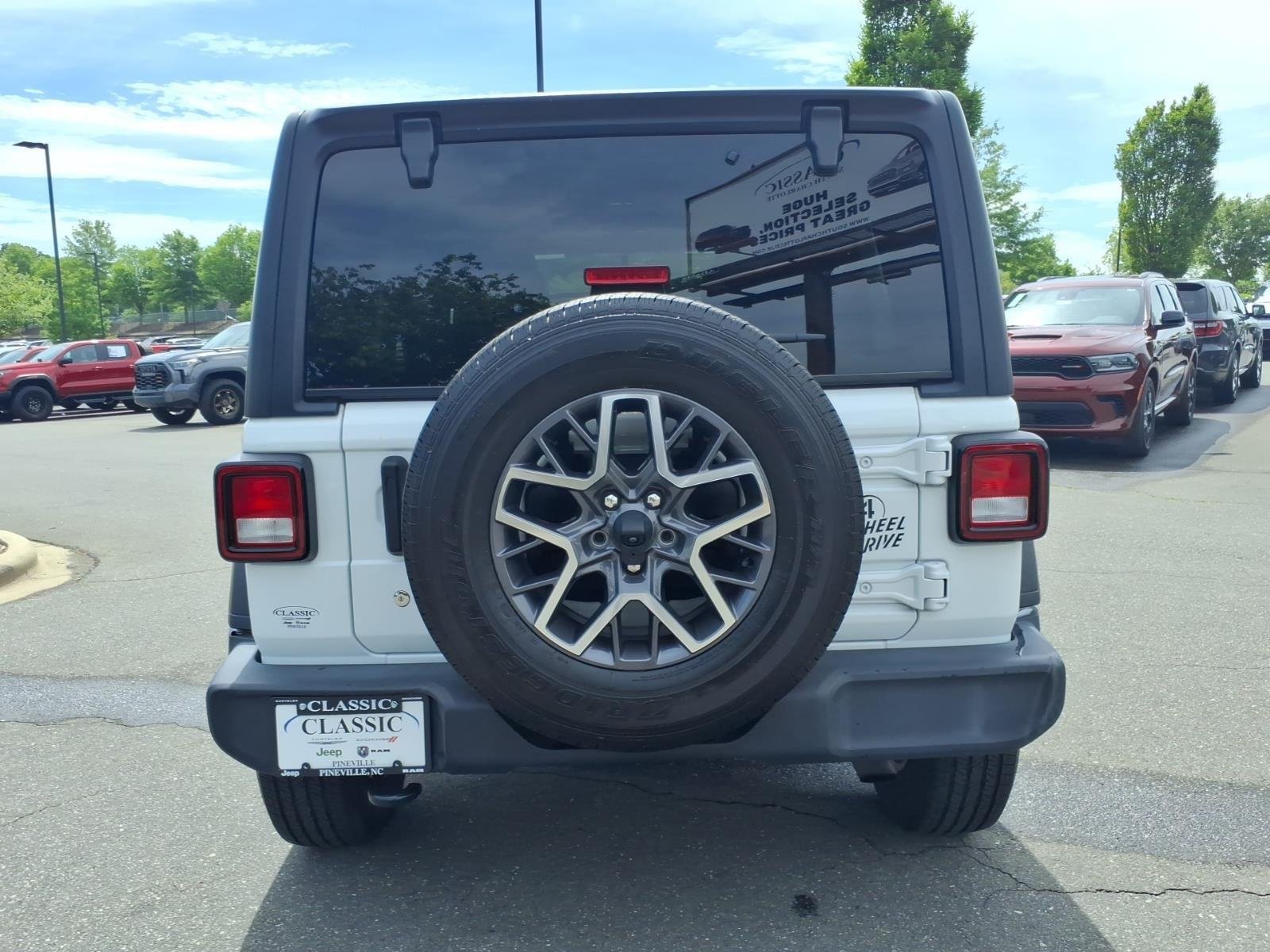 Used 2021 Bright White Clearcoat Jeep Unlimited Willys Sport image 15