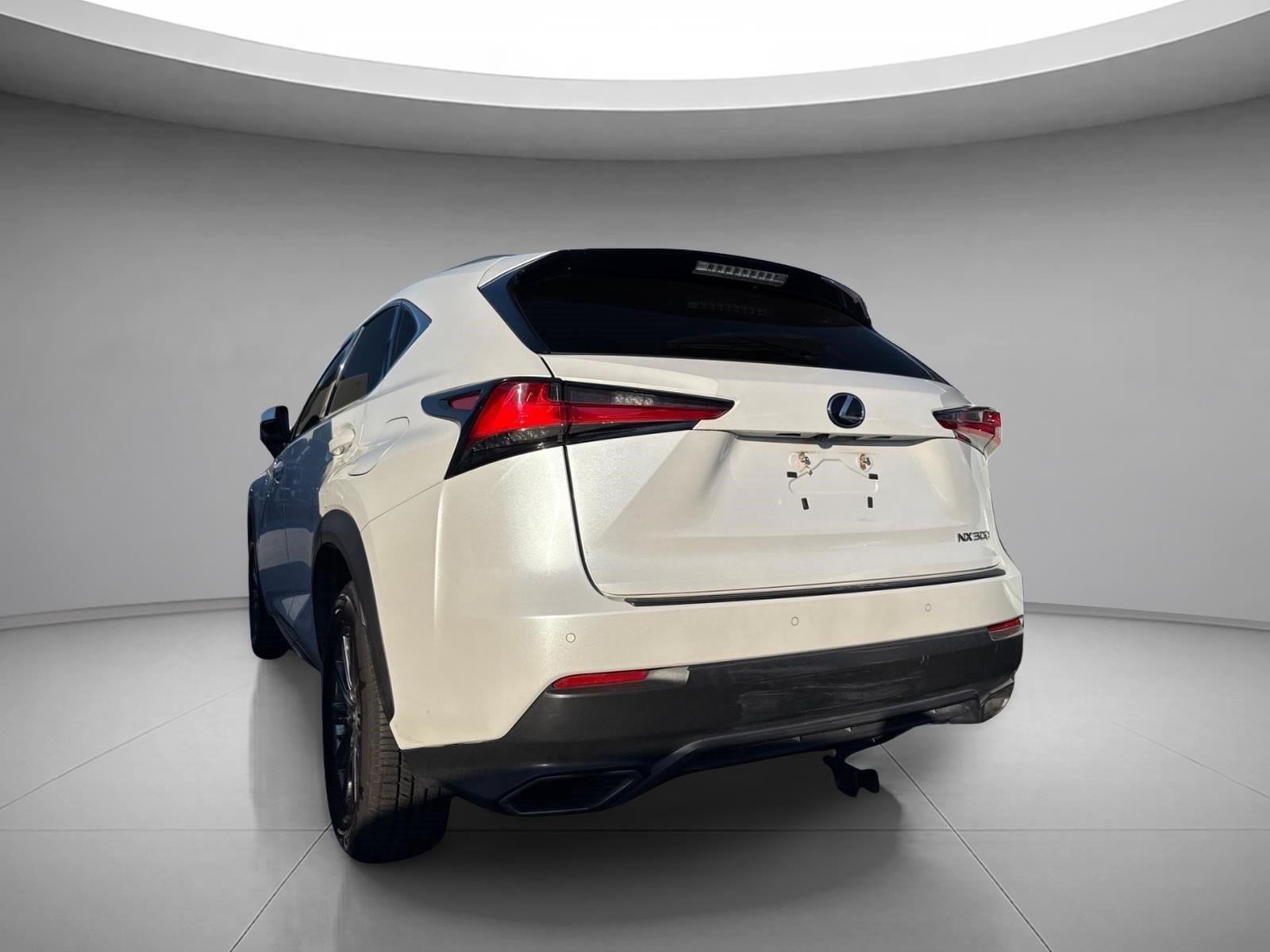 Used 2018 Eminent White Pearl Lexus Base image 10