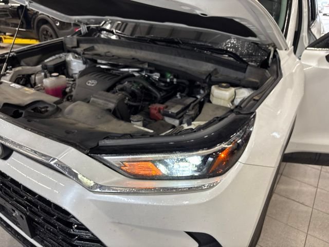 Used 2024 Pearl Toyota XLE image 17