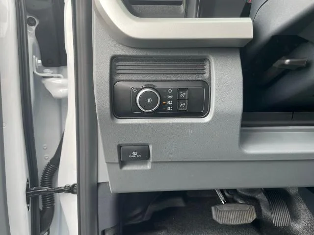 New 2026 Oxford White Ford F-550® XL image 41